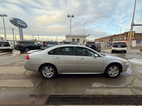 Used 2013 Chevrolet Impala LT w/ LT Sunroof Package image 8