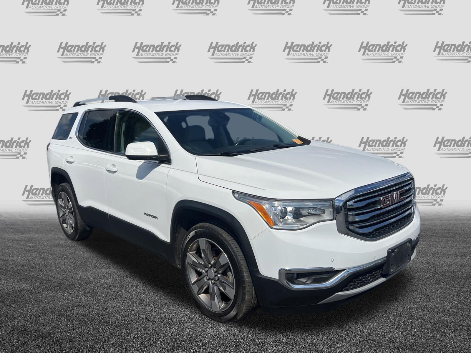 Used 2019 GMC Acadia SLT w/ LPO, Floor Liner Package FWD image 2
