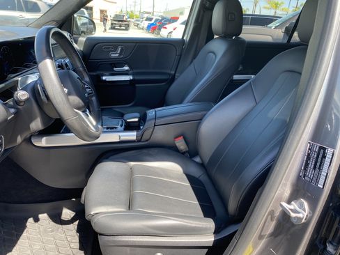 Used 2020 Mercedes-Benz GLB 250 4MATIC w/ Premium Package image 12