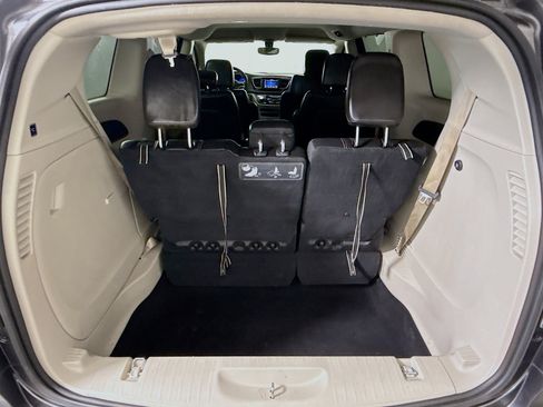 Used 2021 Chrysler Voyager Lxi FWD image 35