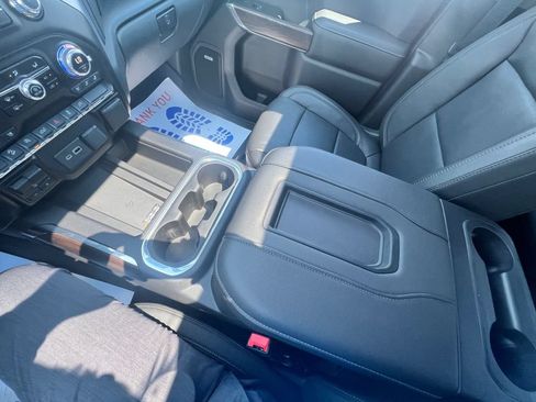 Used 2019 GMC Sierra 1500 SLT w/ SLT Premium Package AWD/4WD image 32