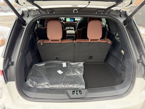 New 2026 Lincoln Aviator Reserve image 17