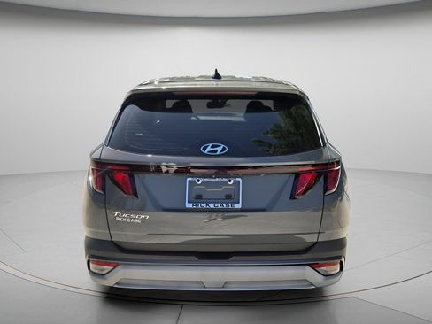 Used 2025 Hyundai Tucson SE FWD image 5