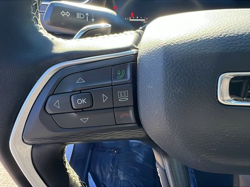 Used 2025 Jeep Grand Cherokee L Altitude image 29