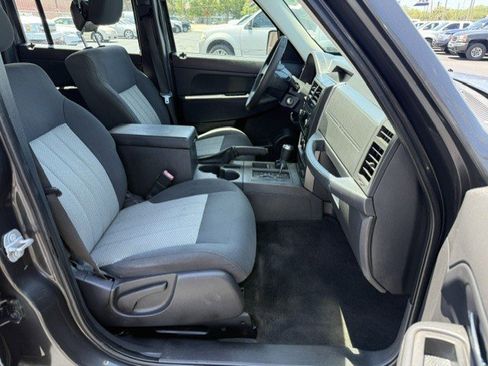Used 2010 Jeep Liberty Sport w/ Trailer Tow Class III Group AWD/4WD image 13