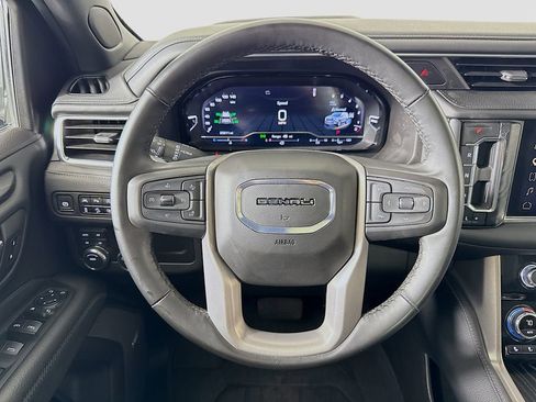 Used 2024 GMC Yukon XL Denali image 11