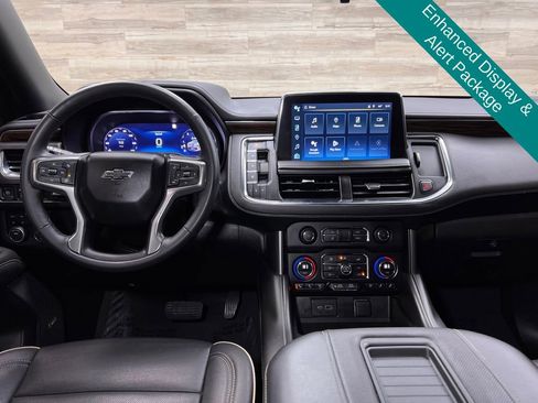Used 2023 Chevrolet Suburban Premier AWD/4WD image 2