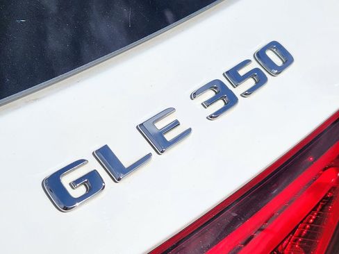Used 2022 Mercedes-Benz GLE 350 4MATIC image 11