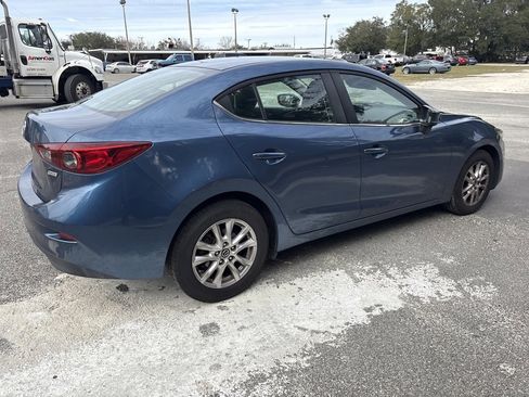Used 2017 MAZDA MAZDA3 Sport w/ Preferred Equipment Package image 4