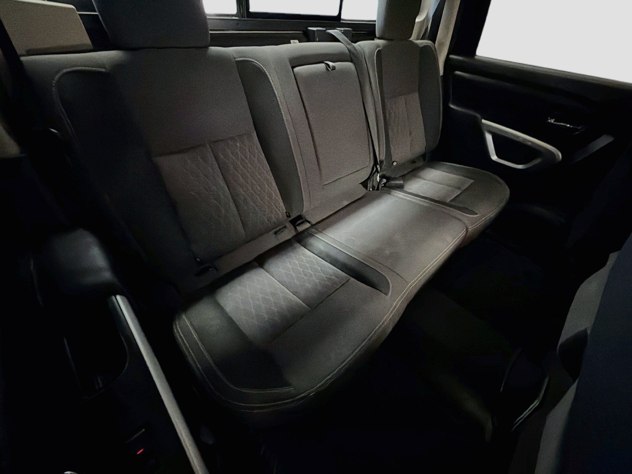 Used 2023 Nissan Titan SV AWD/4WD image 14