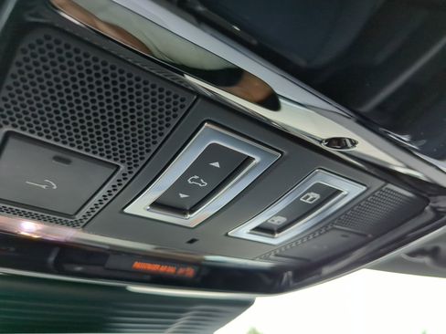 New 2026 Land Rover Range Rover Velar Dynamic SE image 19