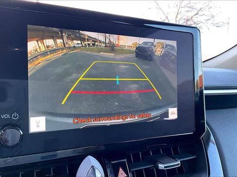 Used 2023 Toyota Corolla Cross XLE image 25