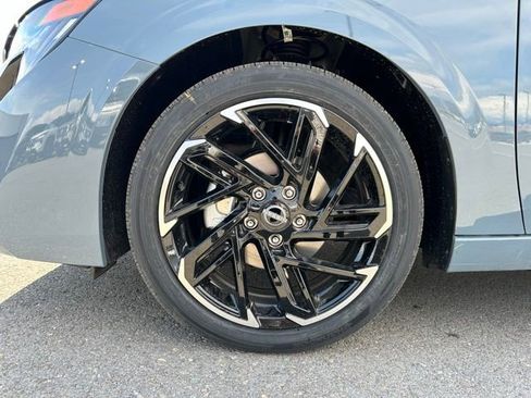 New 2026 Nissan Sentra SR FWD image 11
