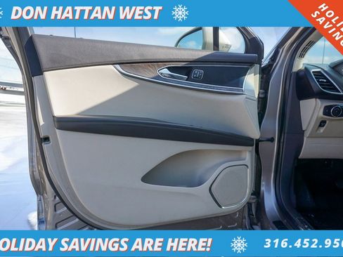 Used 2019 Lincoln Nautilus Select image 17