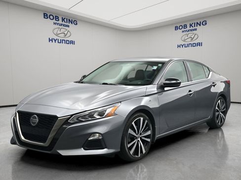 Used 2021 Nissan Altima 2.0 SR image 1