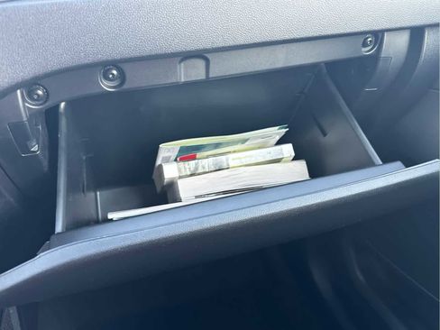 Used 2021 Ford Escape Titanium image 33