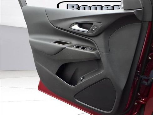 Used 2024 Chevrolet Equinox LT image 18