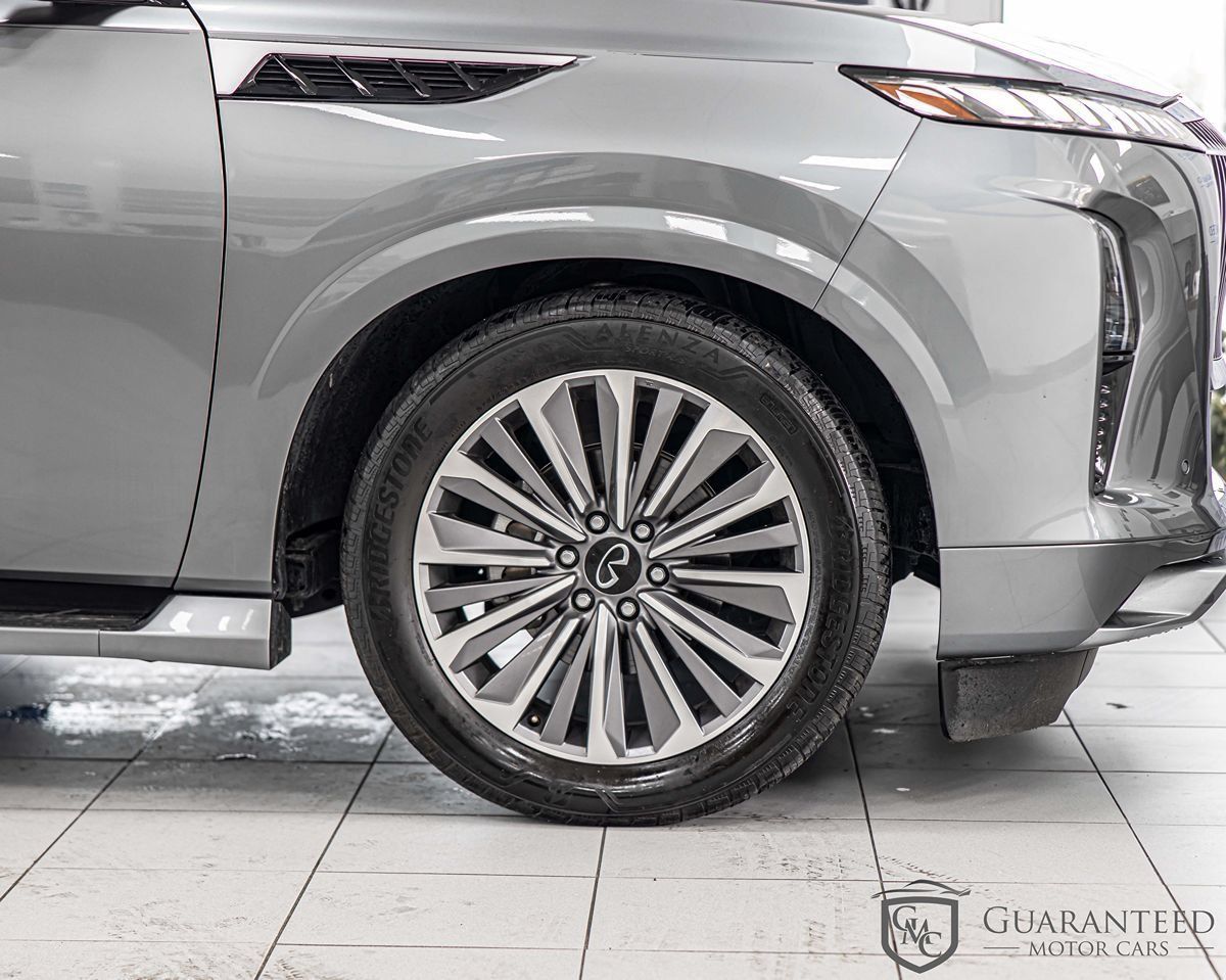 Used 2025 INFINITI QX80 Sensory AWD/4WD image 11