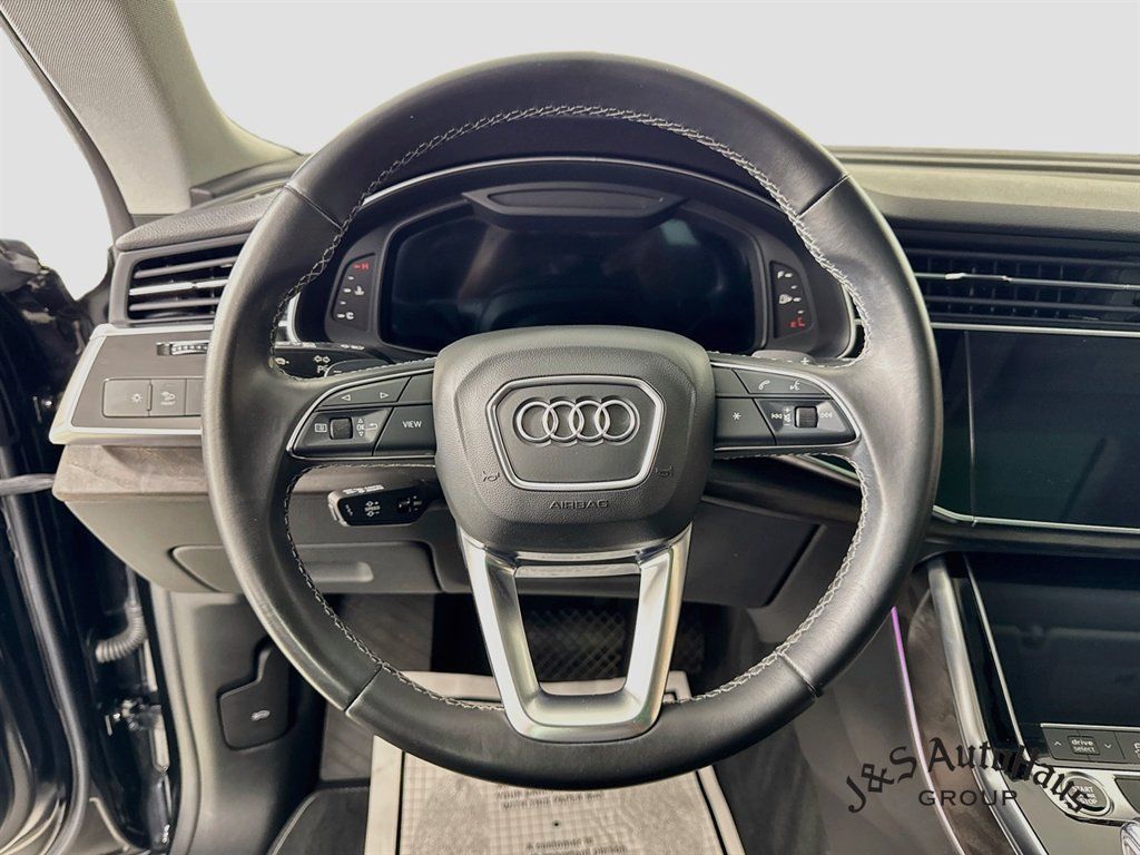 Used 2022 Audi Q8 Premium Plus w/ Premium Plus Package AWD/4WD image 12