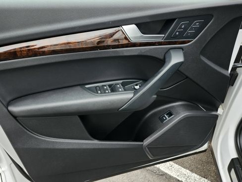 Used 2018 Audi Q5 2.0T Premium Plus w/ Premium Plus Package image 30