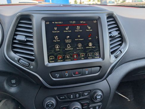 Used 2023 Jeep Cherokee Trailhawk w/ Sun & Sound Group AWD/4WD image 29