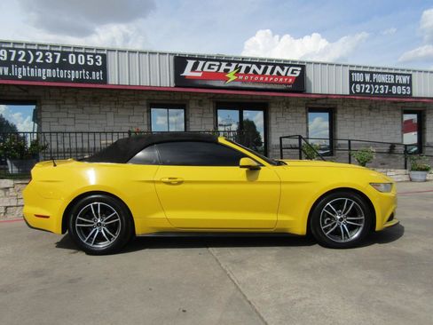 Used 2015 Ford Mustang Premium RWD image 7
