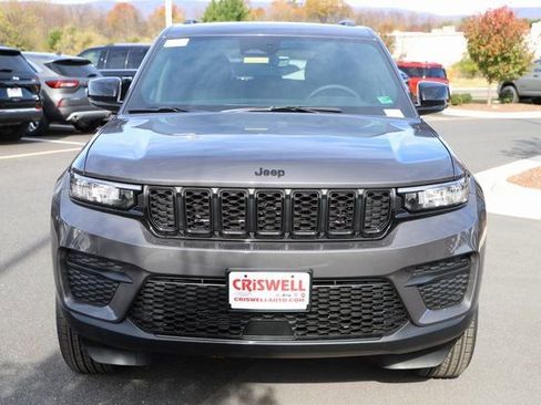 New 2025 Jeep Grand Cherokee Altitude AWD/4WD image 6