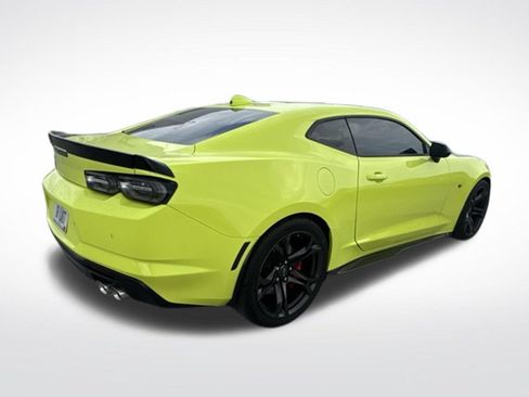 Used 2021 Chevrolet Camaro SS RWD image 8