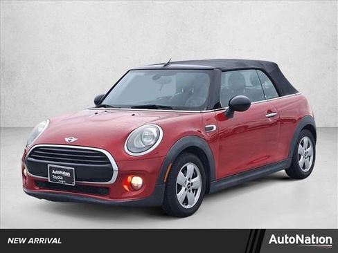 Used 2017 MINI Cooper Cooper image 1