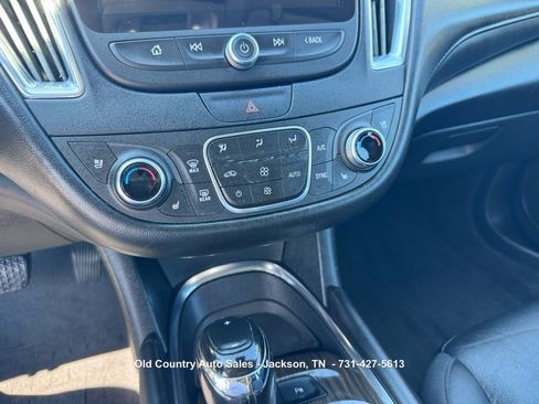 Used 2018 Chevrolet Malibu Premier w/ Driver Confidence Package FWD image 21