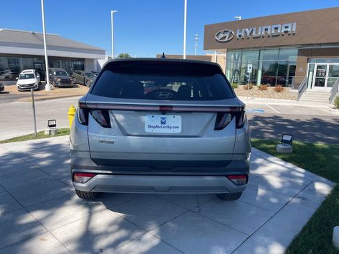 Used 2025 Hyundai Tucson SEL FWD image 4