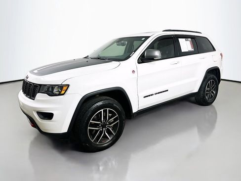 Used 2021 Jeep Grand Cherokee Trailhawk image 3