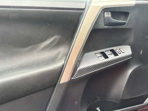 Used 2013 Toyota RAV4 XLE image 12