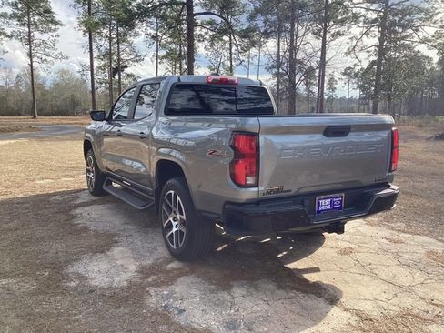 Used 2023 Chevrolet Colorado Z71 w/ Z71 Convenience Package 2 image 3