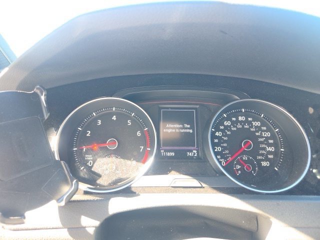 Used 2019 Volkswagen Golf 4-Door FWD image 2