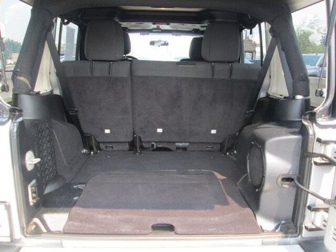 Used 2011 Jeep Wrangler Unlimited Sahara w/ Dual Top Group AWD/4WD image 11