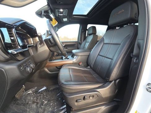 Used 2024 Chevrolet Silverado 3500 High Country image 20