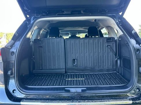 Used 2022 Toyota Highlander XLE AWD/4WD image 54