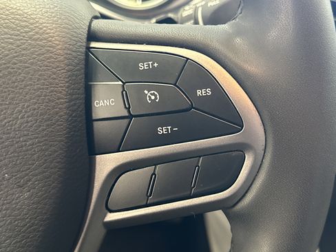 Used 2021 Jeep Cherokee Latitude Lux image 33