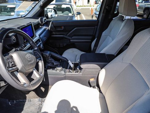 Certified 2025 Toyota 4Runner SR5 AWD/4WD image 18