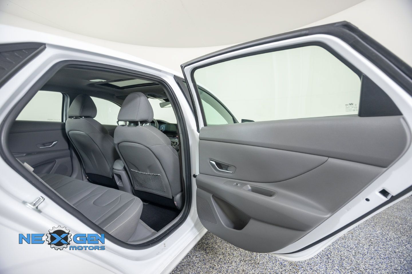 Used 2024 Hyundai Elantra SEL w/ Convenience Package FWD image 34