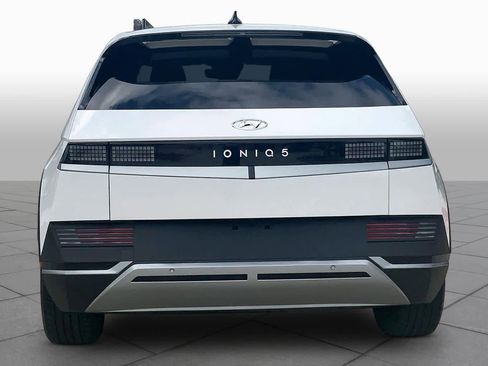 Used 2024 Hyundai Ioniq 5 SEL RWD image 4