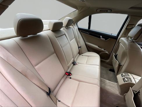 Used 2013 Mercedes-Benz C 250 Sedan image 24