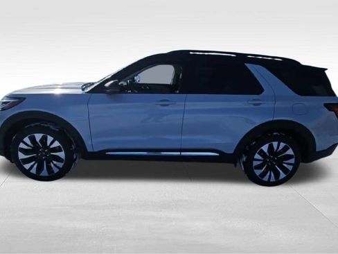 Used 2026 Ford Explorer Platinum w/ LUX Leather Package image 5