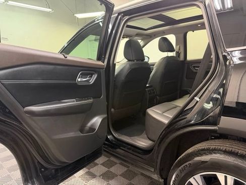 Used 2021 Nissan Rogue SV AWD/4WD image 28