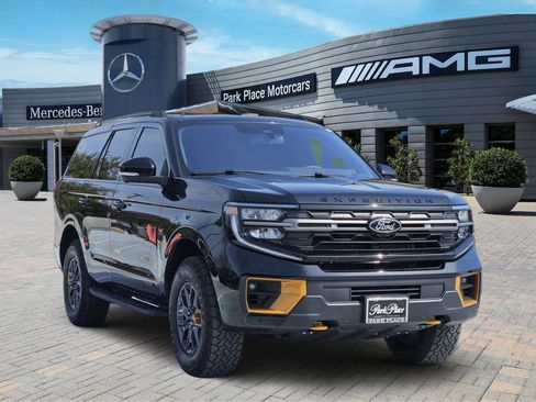 Used 2025 Ford Expedition Tremor image 2