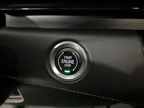 Used 2021 Cadillac Escalade Sport Platinum image 14