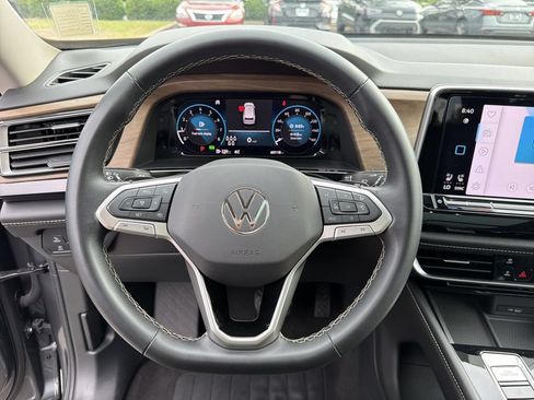 Used 2024 Volkswagen Atlas SE FWD image 26