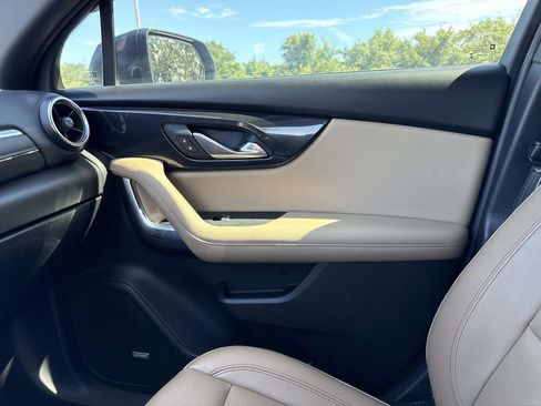 Used 2020 Chevrolet Blazer Premier w/ Driver Confidence II Package FWD image 22