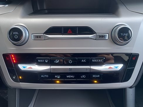 Used 2023 Ford Explorer XLT w/ Equipment Group 202A image 21